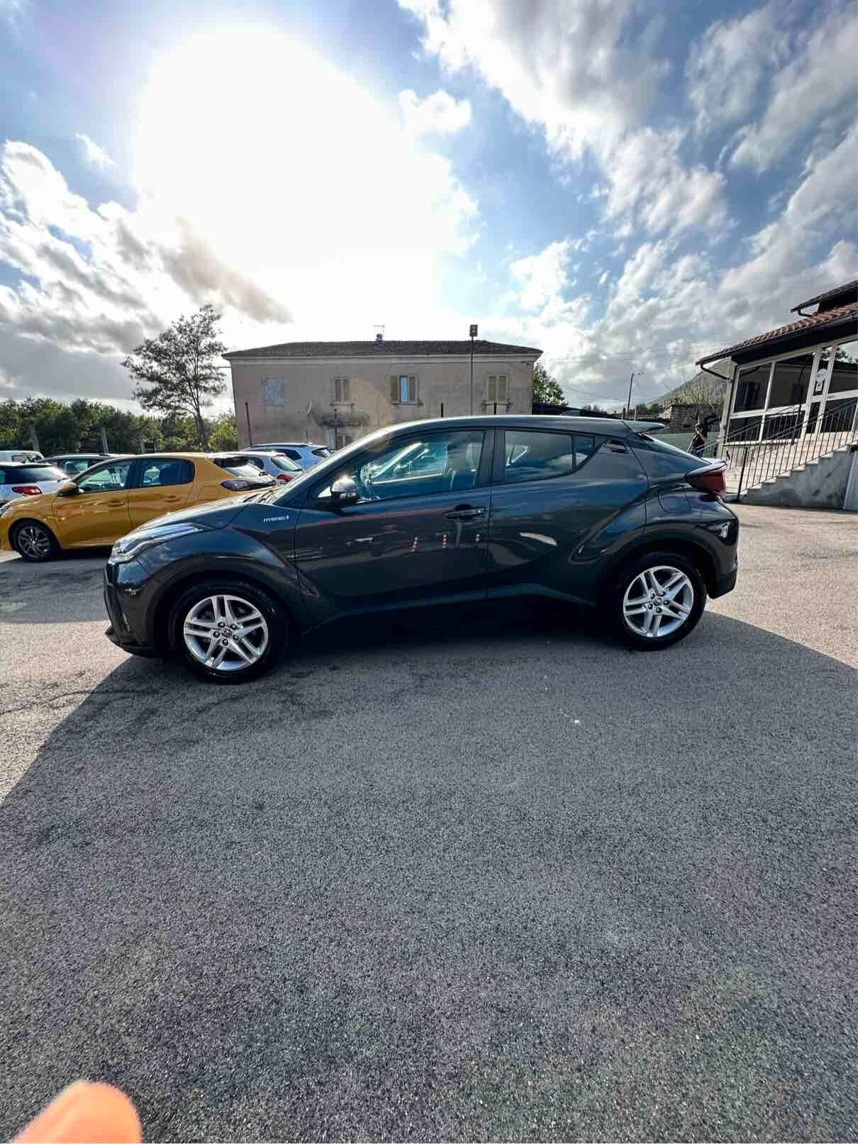 Toyota C-HR 1.8 Hybrid E-CVT Business