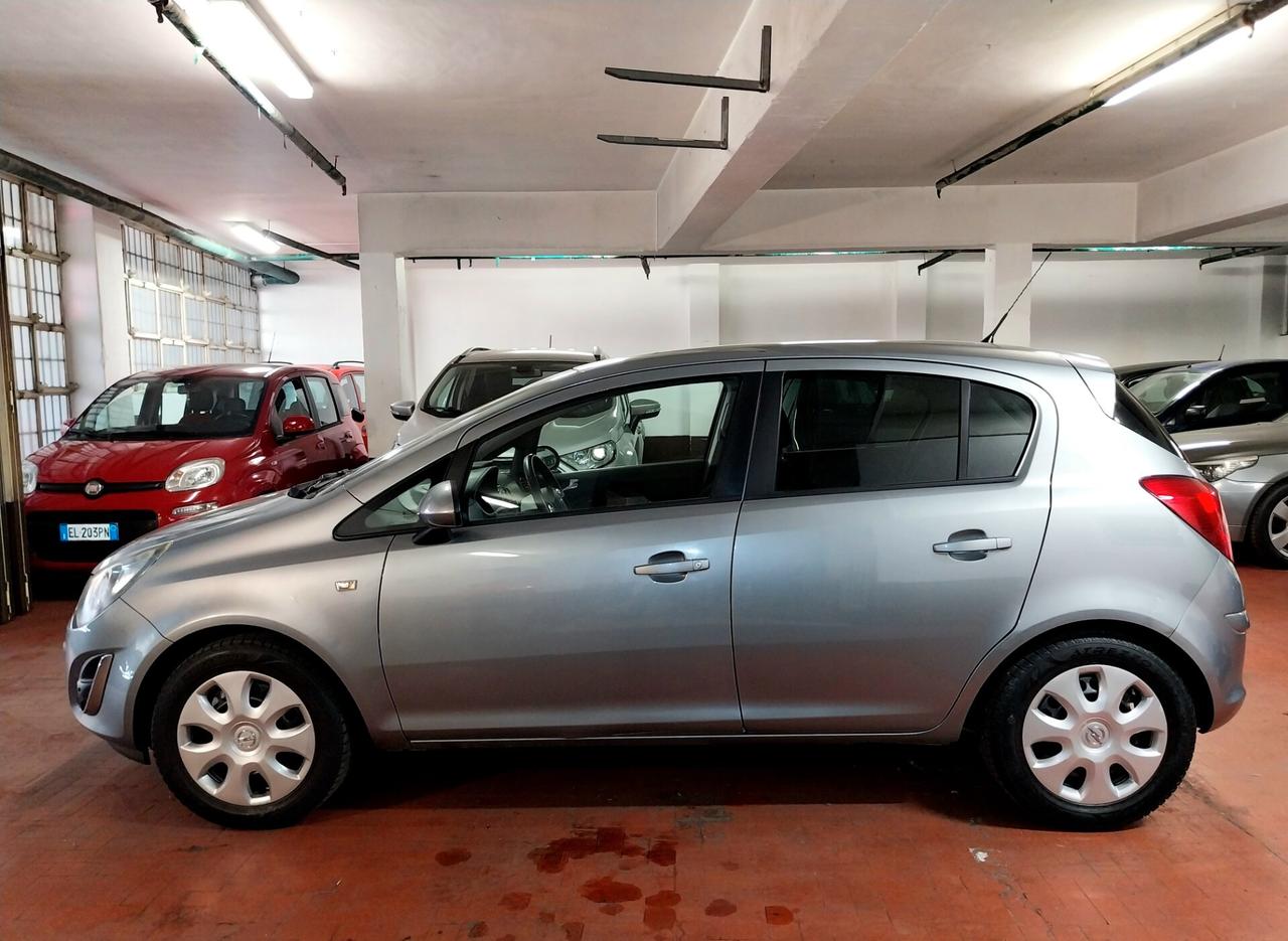 Opel Corsa 1.2 85 cv 5 porte