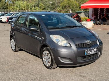 Toyota Yaris 1.0 5 porte Luxury pack