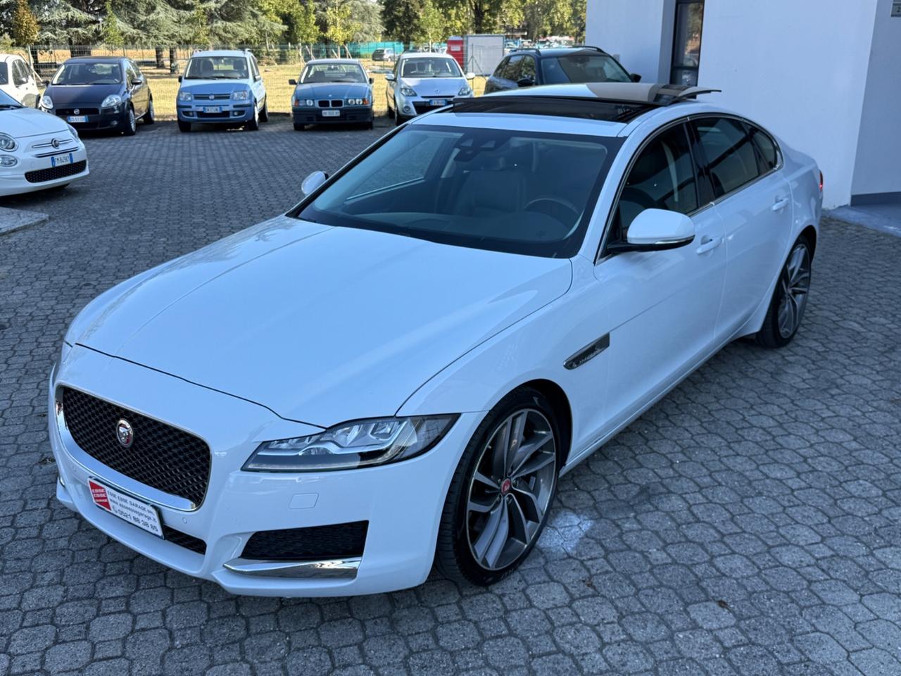 Jaguar XF 3.0 D V6 300 CV aut. R-Sport