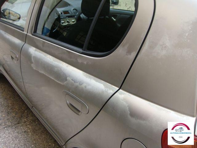 TOYOTA - Yaris - 16V 5 porte Sol