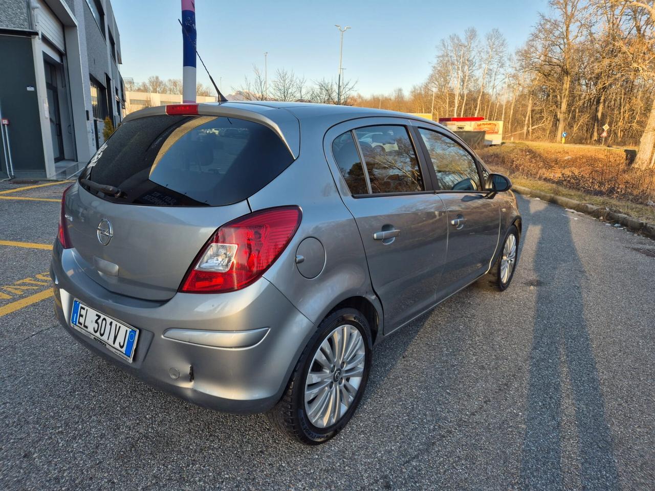 Opel Corsa 1.2 5 porte Sport *NEOPATENTATI*