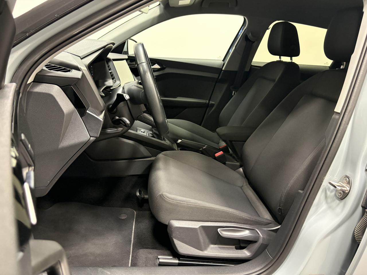 AUDI A1 SPORTBACK 35 TFSI S-TRONIC IDENTITY BLACK
