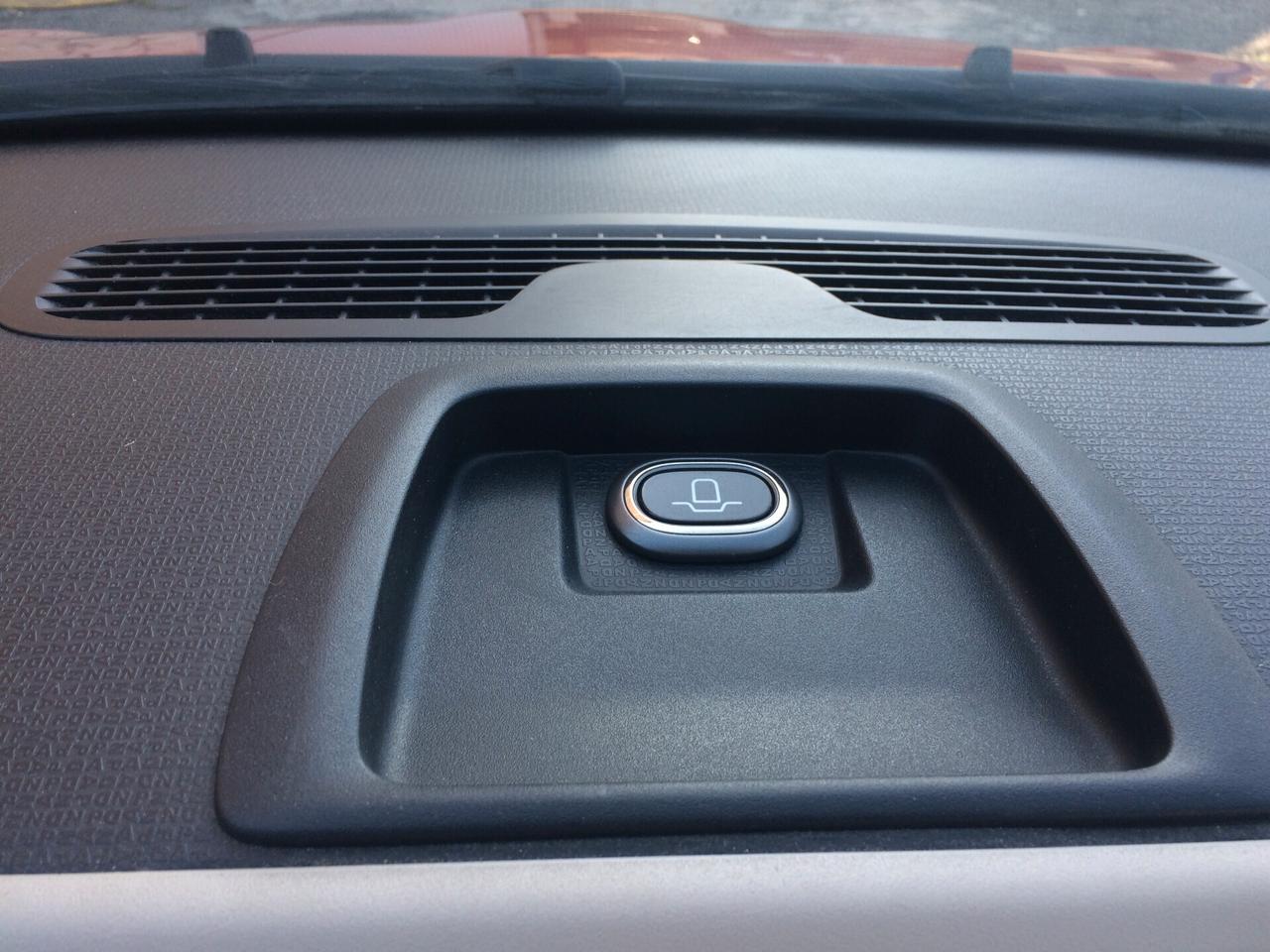 Fiat Panda 1.2 Emotion benzia tagliandata con garanzia e distribuzione eseguita a km 117000!