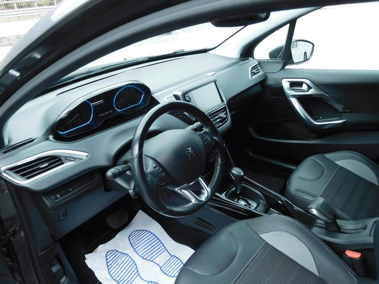 Peugeot 2008 BlueHDi 120 EAT6 S&S Allure