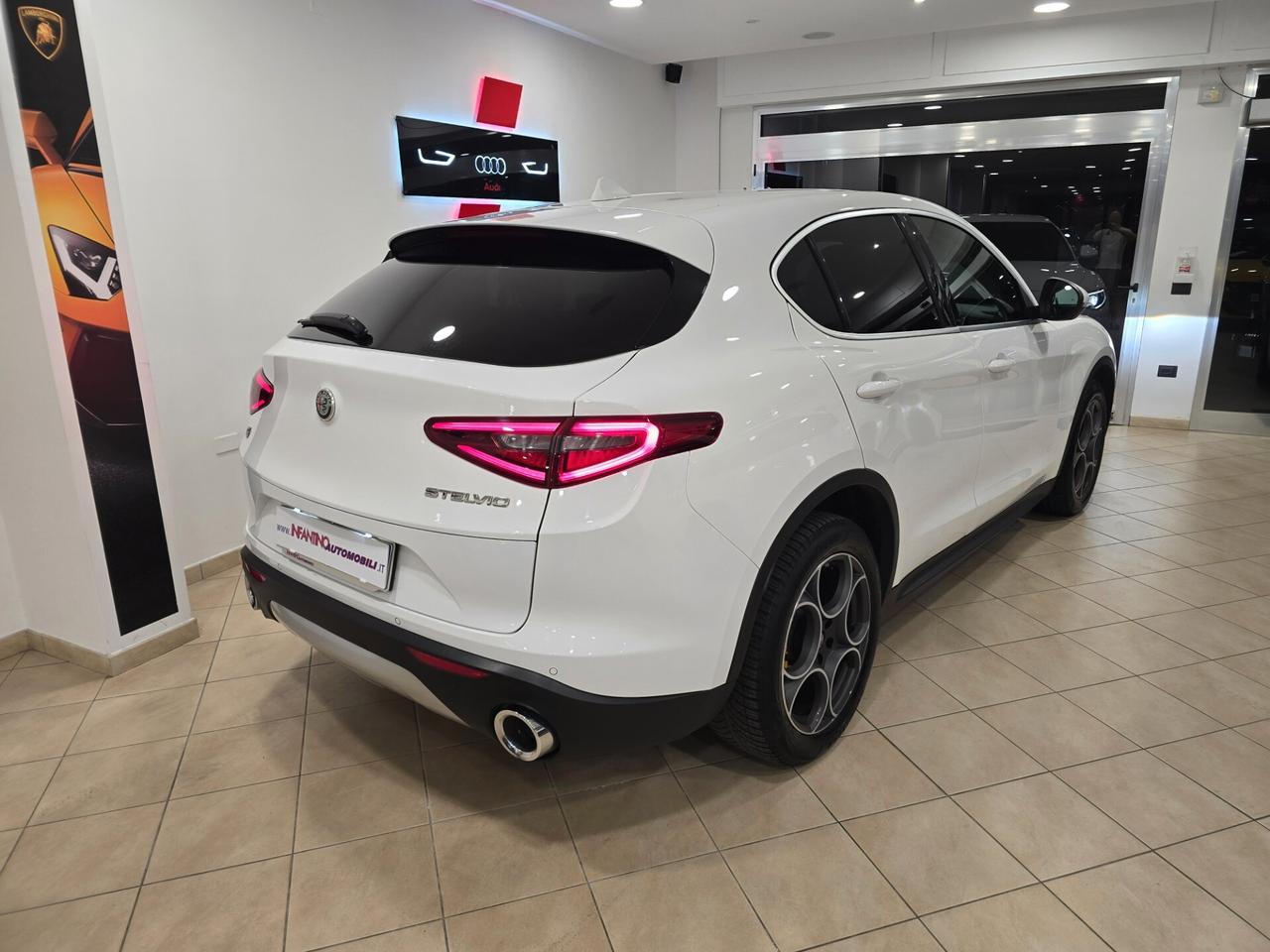 Alfa Romeo Stelvio 2.2 Turbodiesel 210 CV AT8 Q4 Super
