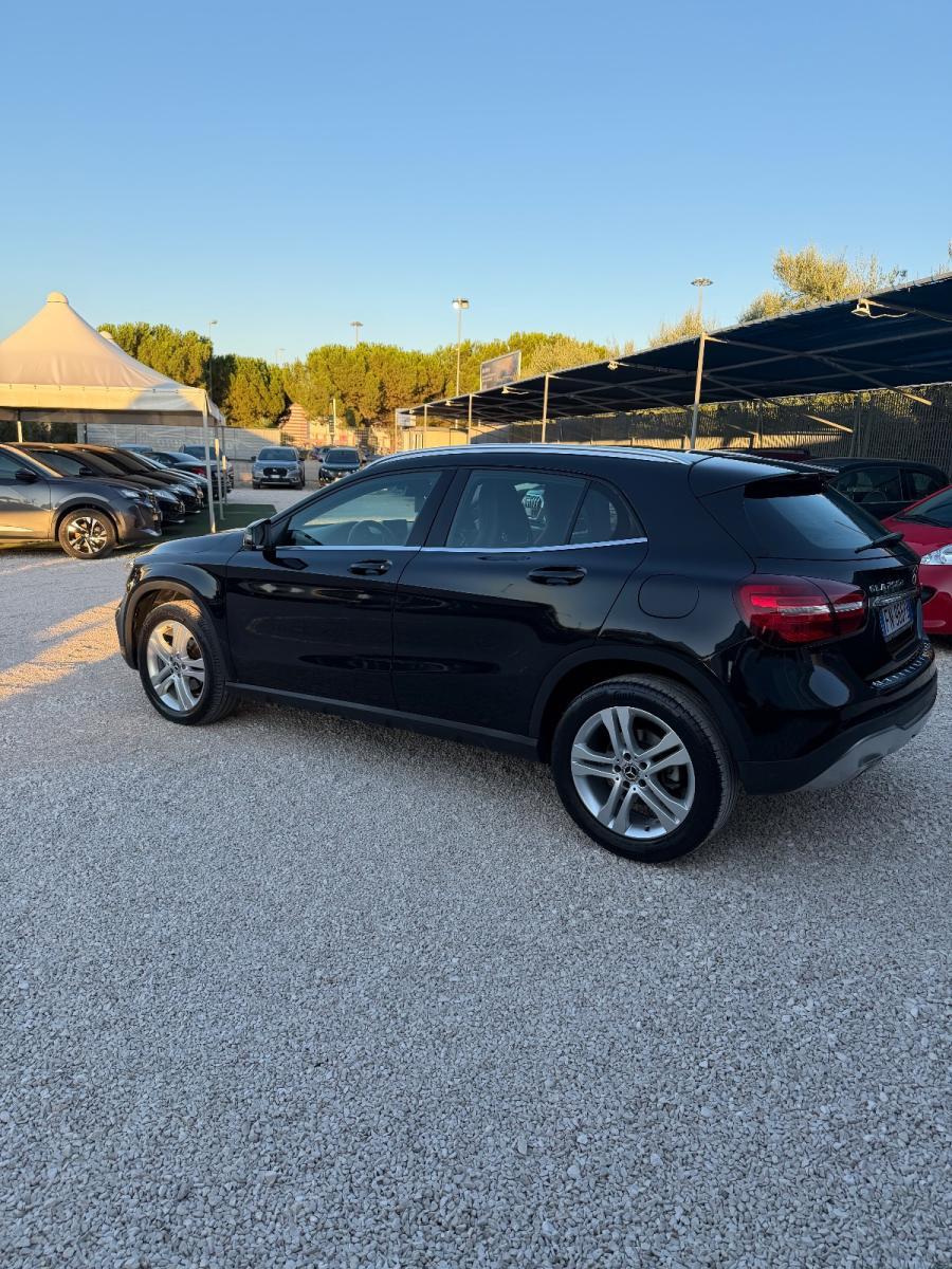 MERCEDES - Classe GLA - GLA 200 d Automatic Sport