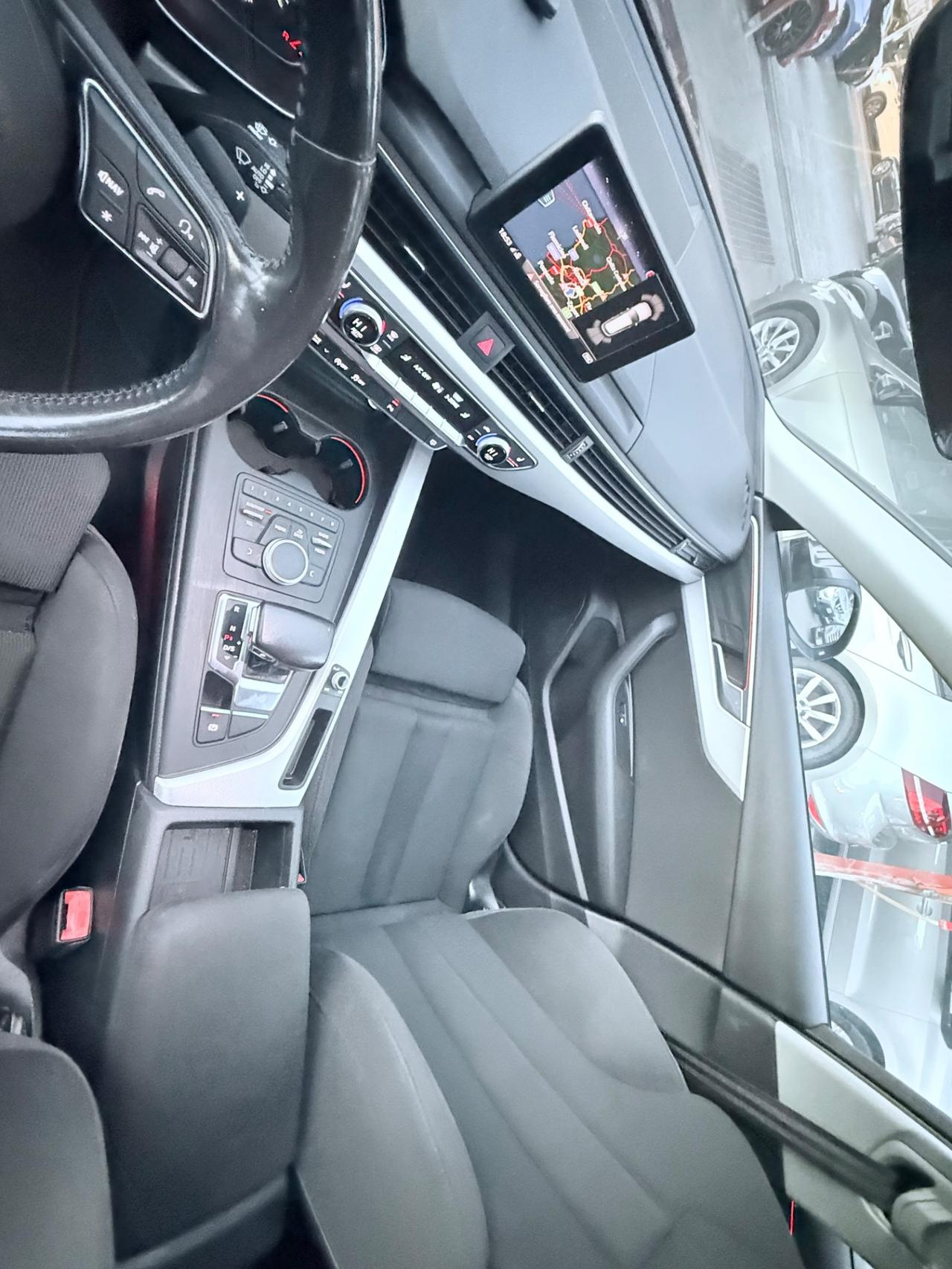 A4 Avant 2.0 TDI 150 CV S tronic- S-line-iva esposta