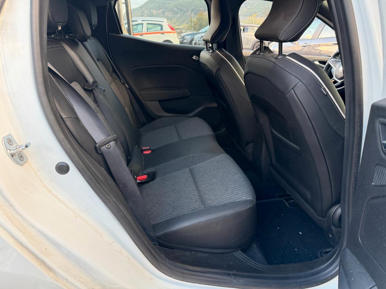 RENAULT CLIO 2023 1.0 BENZINA/GPL 101 CV *SINISTRATA