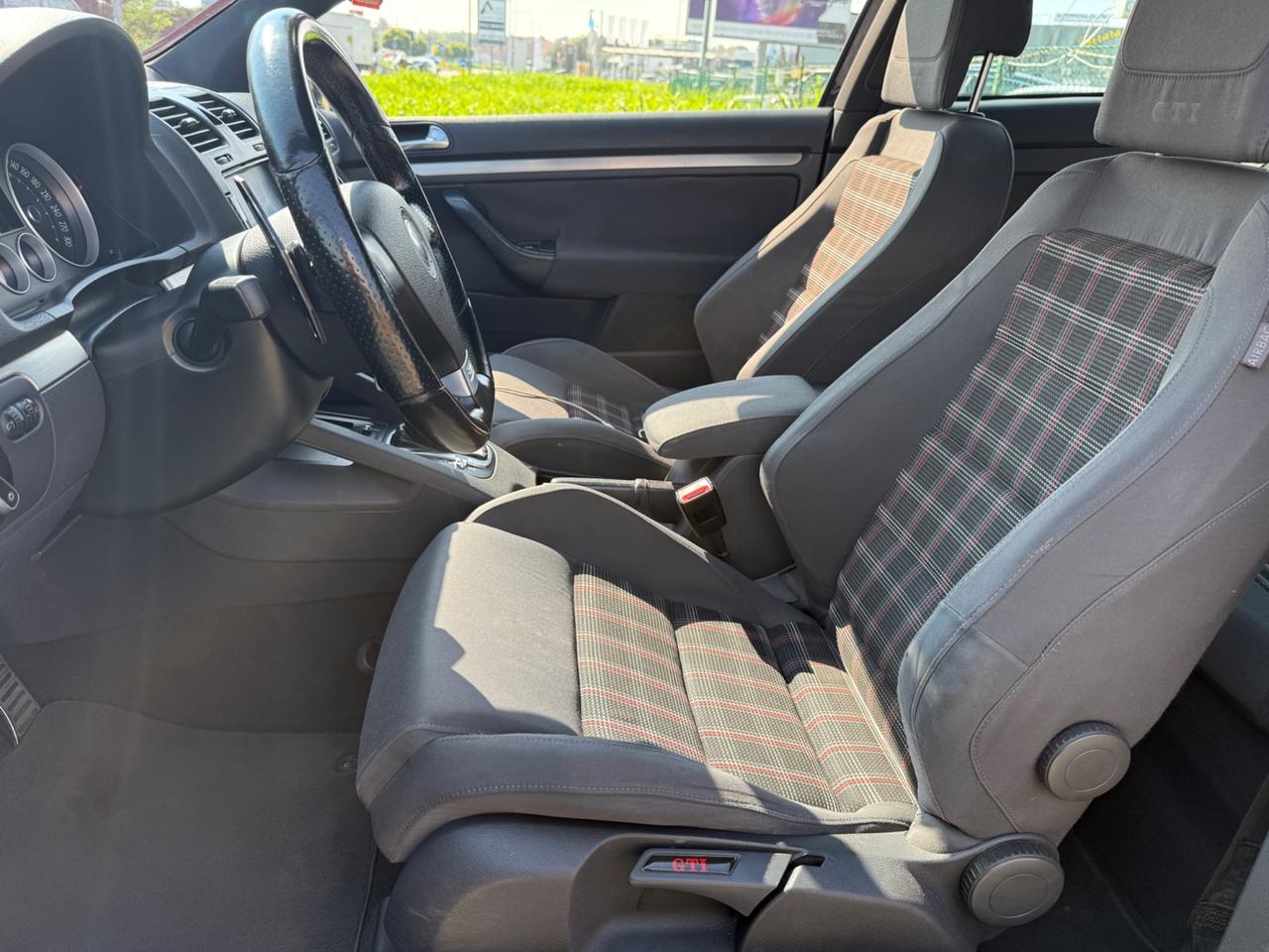 Volkswagen Golf GTI 2.0 16V TFSI 3p.