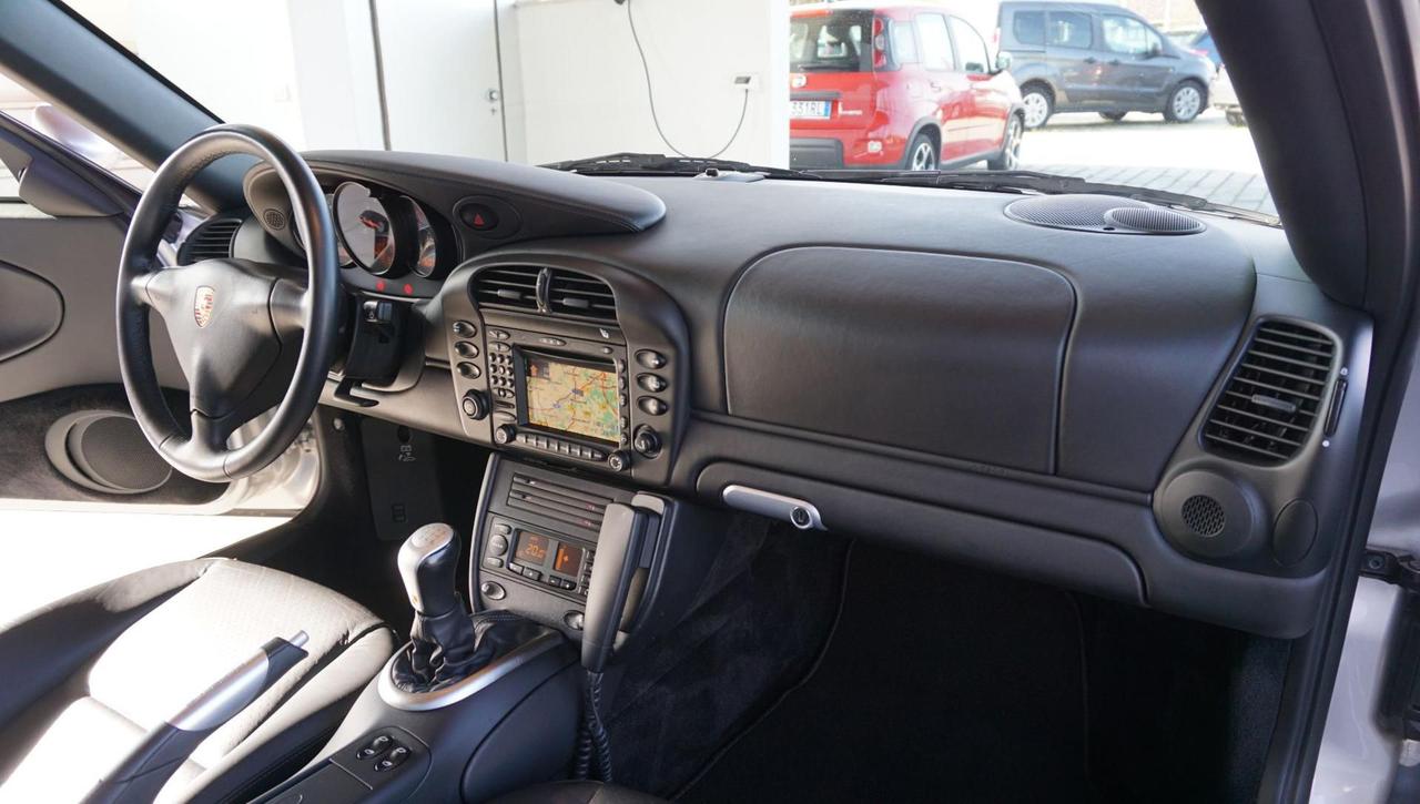 Porsche 911 Carrera 4S cat Coupé