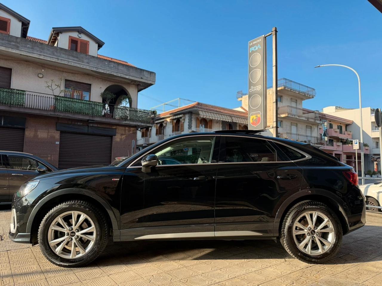 Audi Q3 SPORTBACK S-LINE
