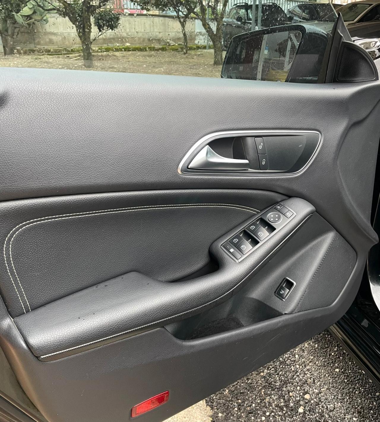 Mercedes-benz CLA200 AMG Premium