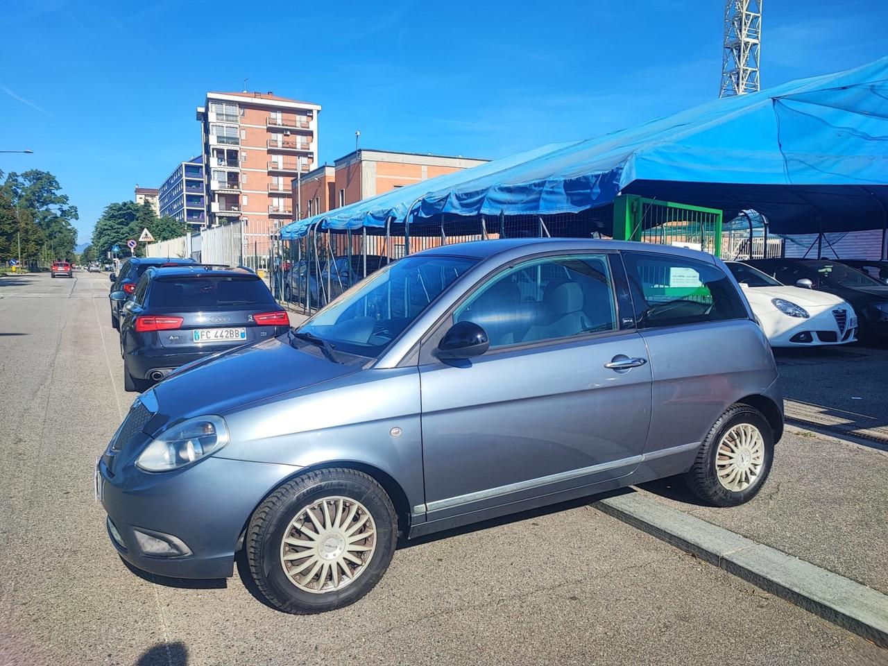 Lancia Ypsilon 1.2 69 CV Unyca