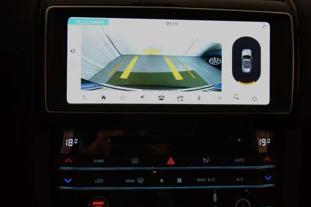 Jaguar F-Pace F-Pace 2.0d i4 Pure 180cv auto my20