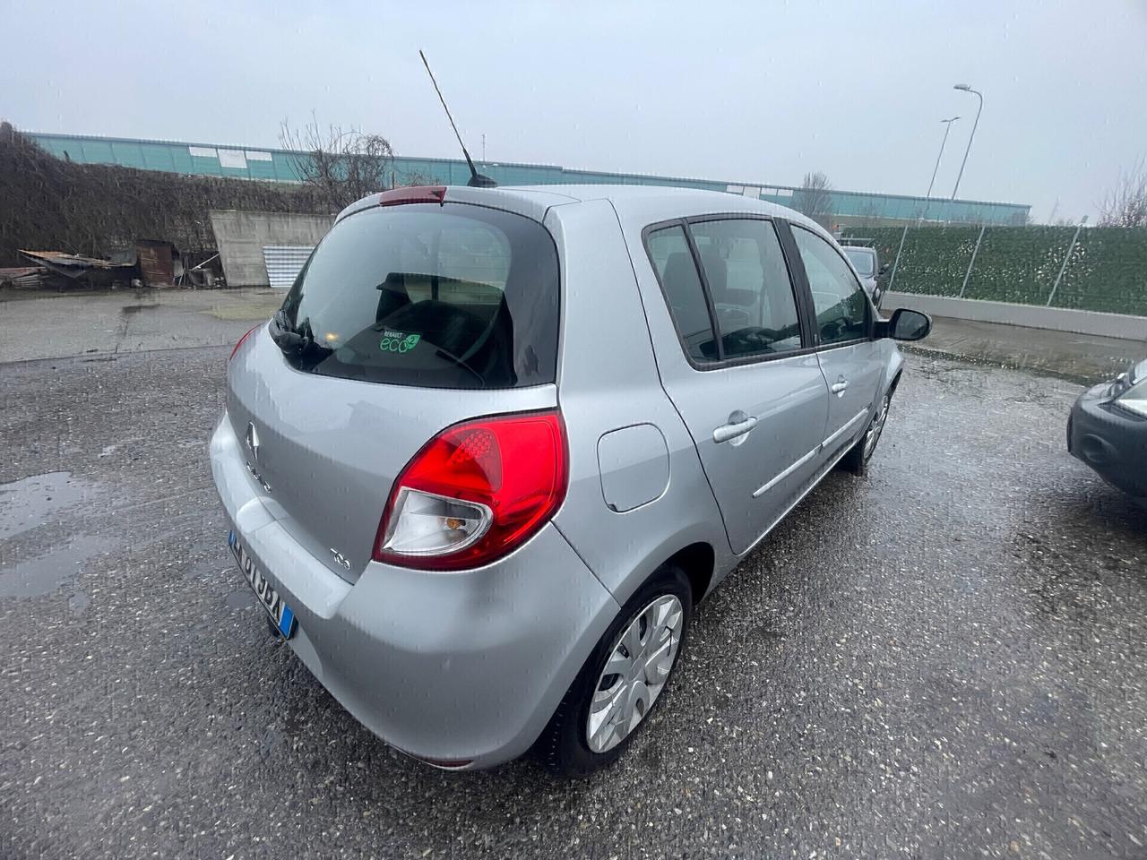 Renault Clio 1.2 16V 5 porte Dynamique