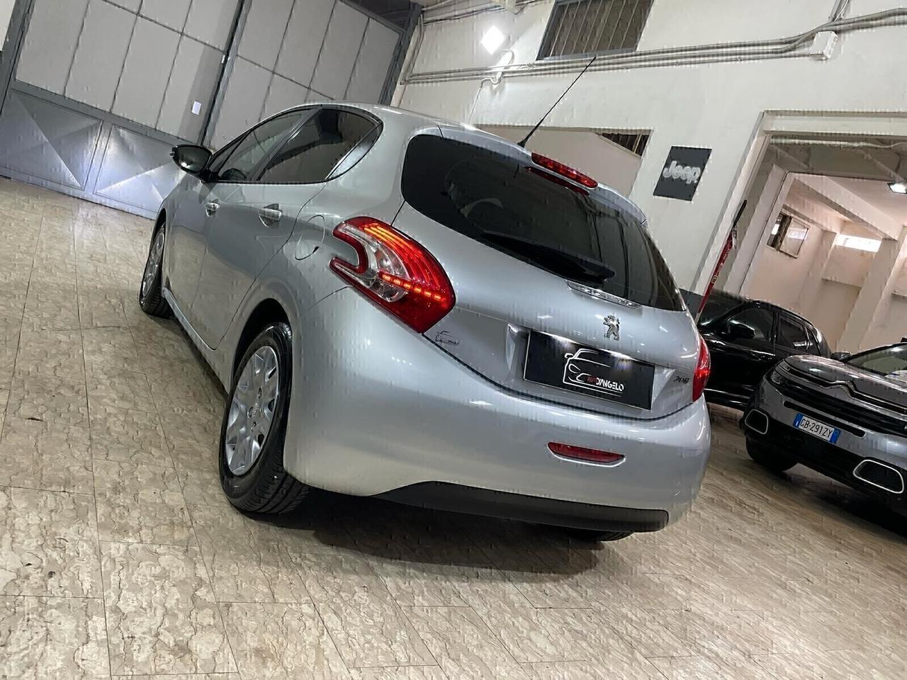 Peugeot 208 1.4 HDi 68 CV 5 porte Allure