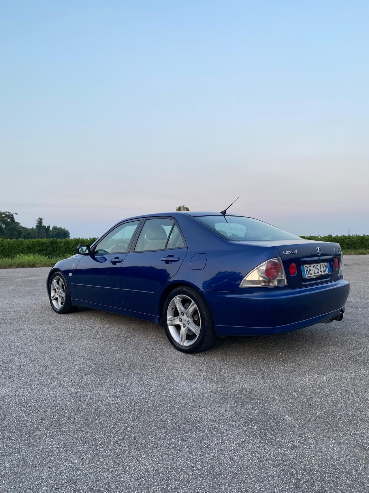 Lexus IS 200 IS 200i 24V cat