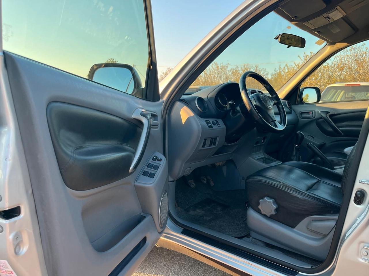 Toyota RAV 4 RAV4 2.0 Tdi D-4D cat 5 porte Sol