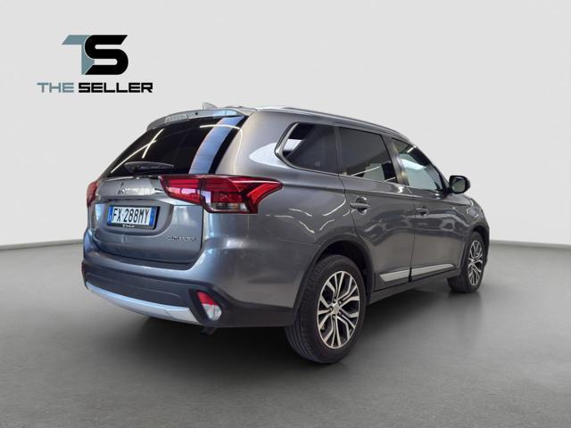 MITSUBISHI Outlander 2.2 DI-D 4WD Instyle Plus SDA 7 posti*IVA ESPOSTA*