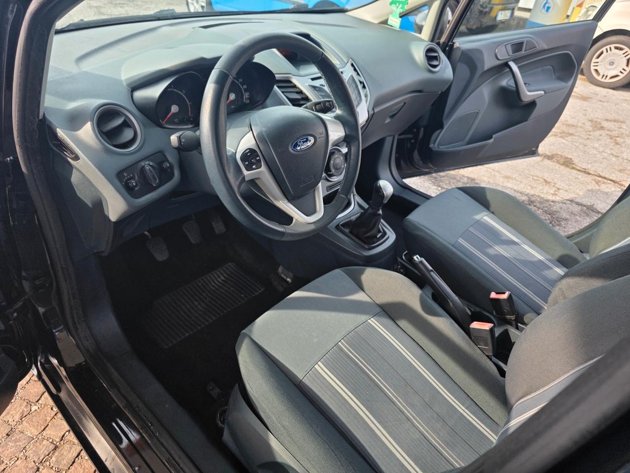 Ford Fiesta 1.2 82 CV 5 porte Titanium con 239.000km Neopatentati ok