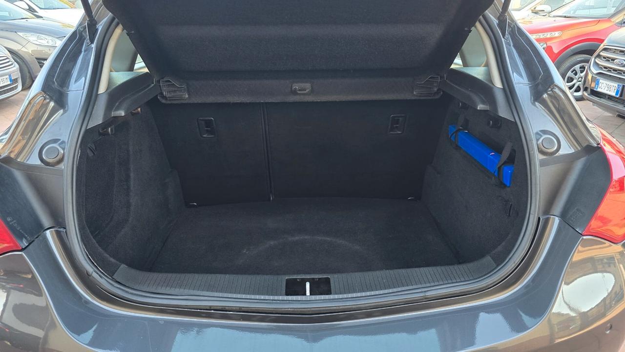 Opel Astra 1.4 100CV 5 porte Cosmo