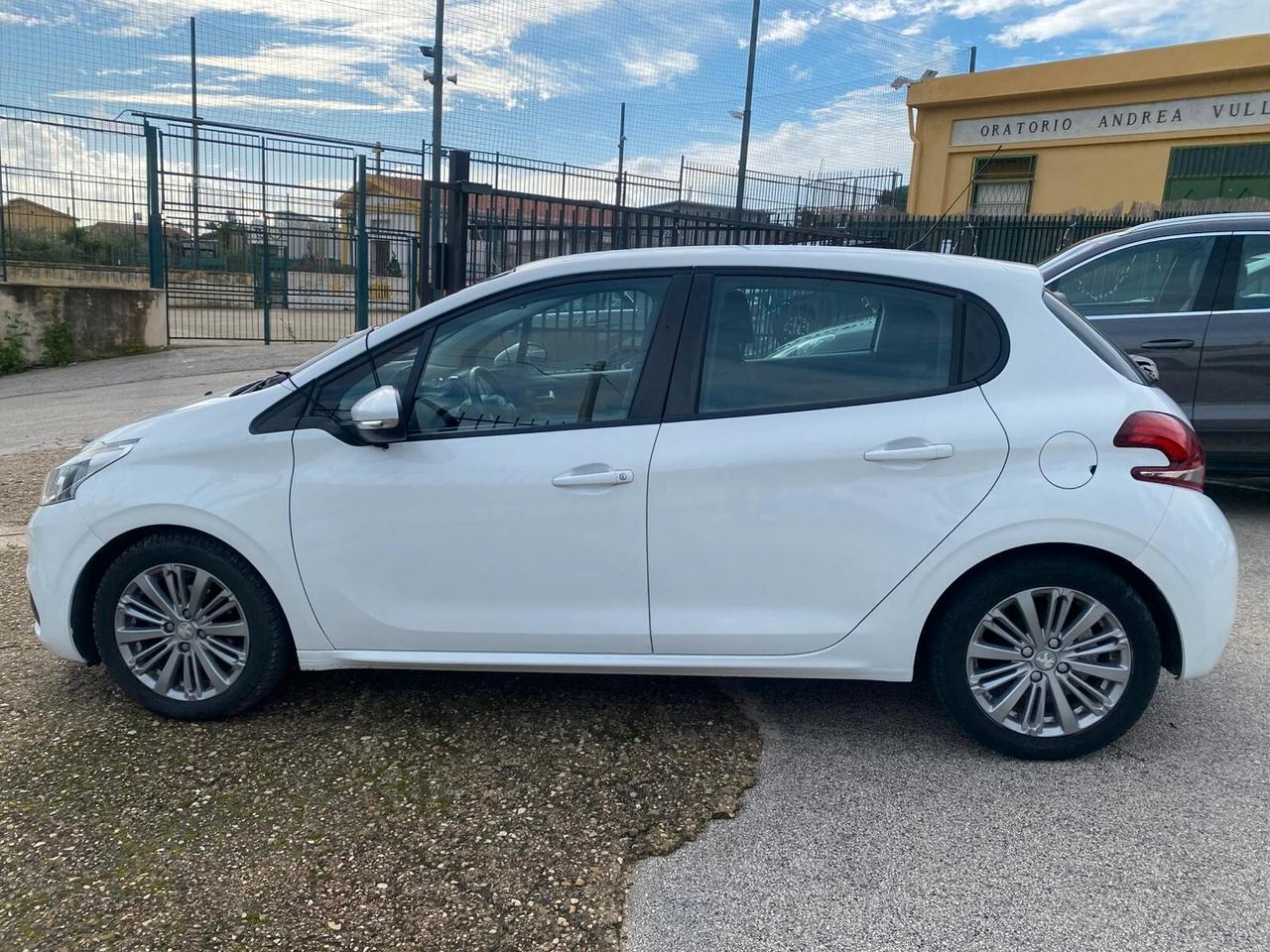 Peugeot 208 BlueHDi 75 5 porte Allure