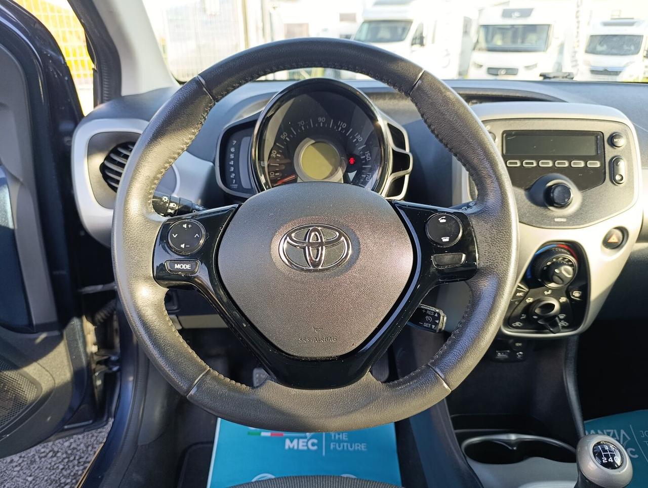 Toyota Aygo I 2012 Aygo 1.0 Lounge connect 3p