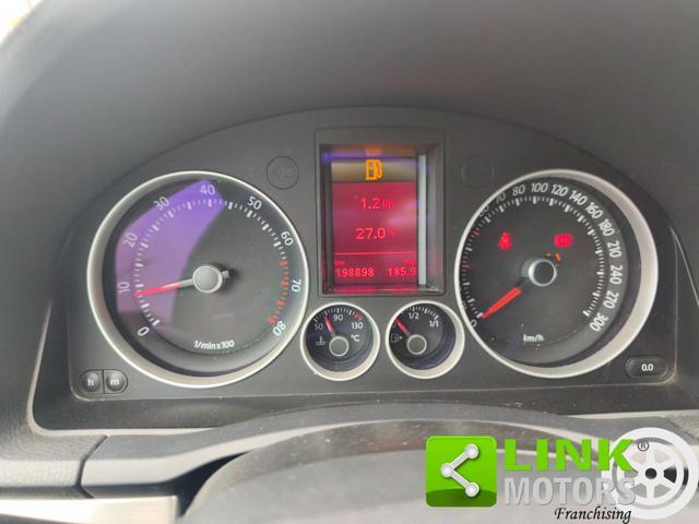 VOLKSWAGEN Golf GTI PIRELLI