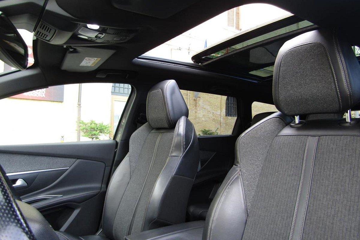 PEUGEOT 5008 BlueHDi 120 S&S EAT6 GT Line