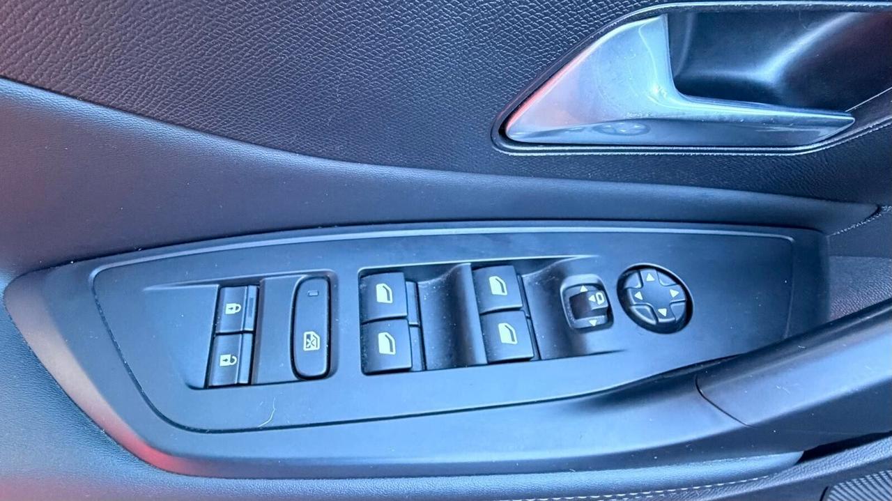 Peugeot 308 BlueHDi 130 S&S EAT8 GT Virtual cockpit