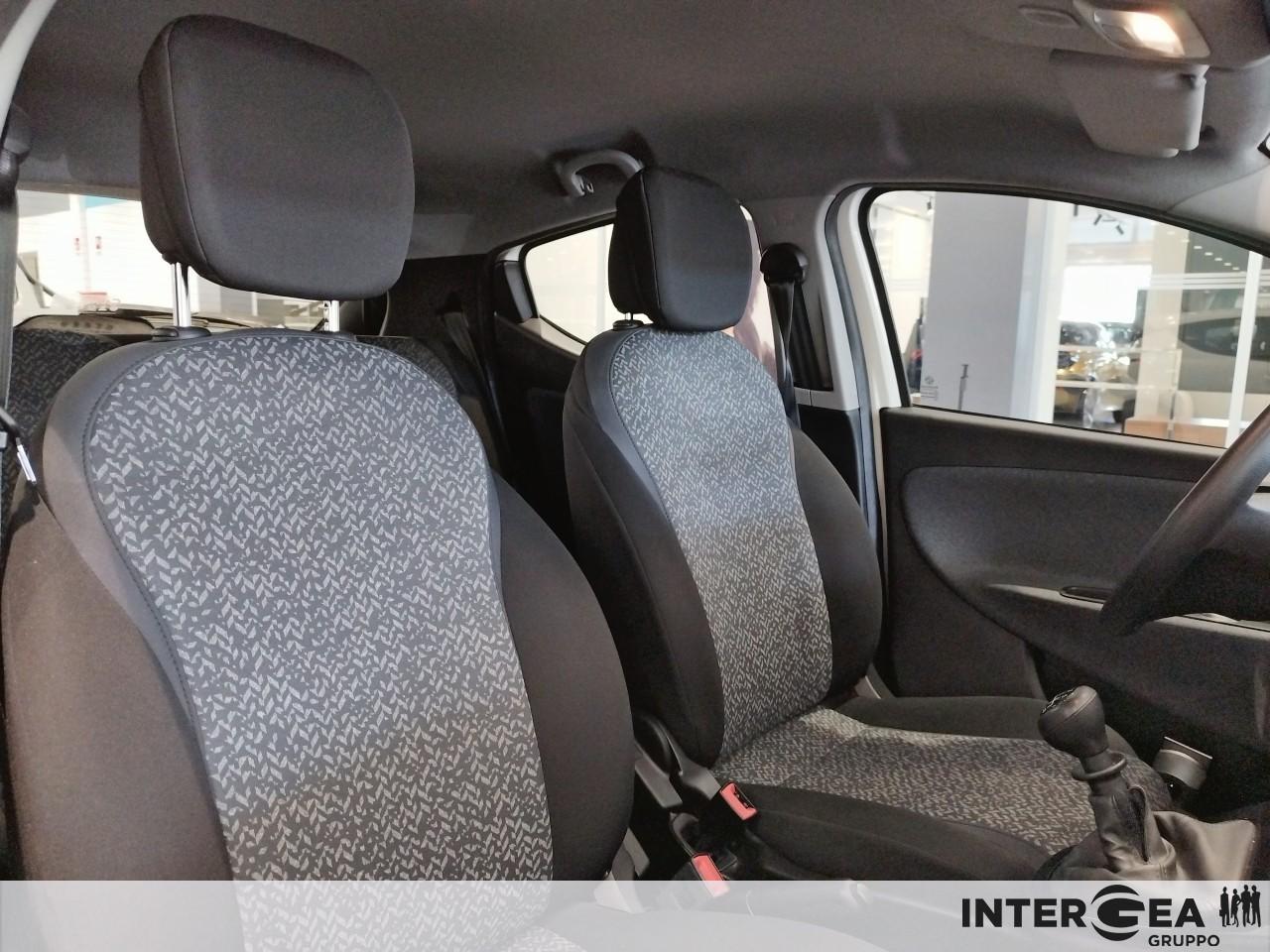 LANCIA Ypsilon 1.0 firefly hybrid Silver s&s 70cv