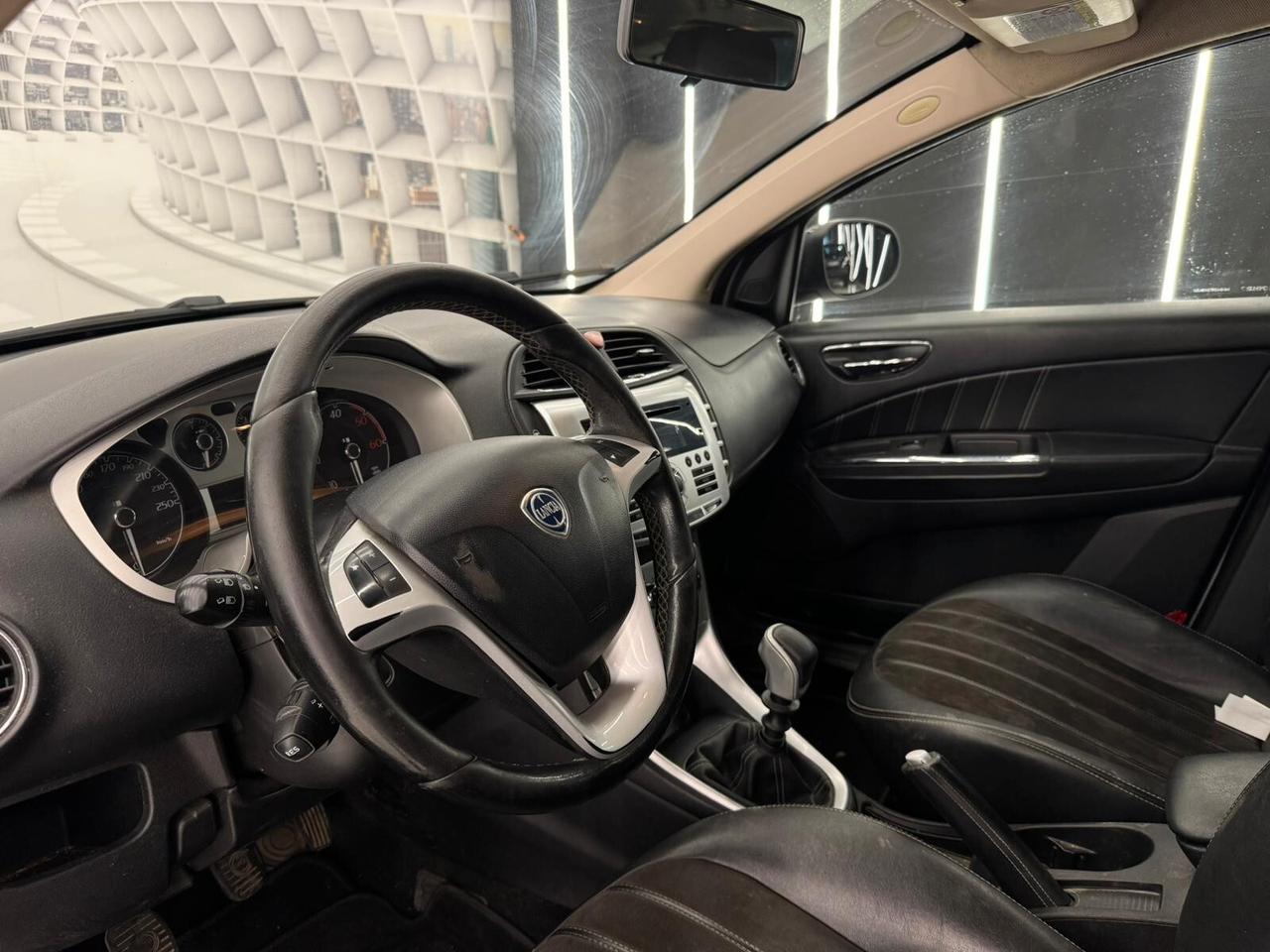 Lancia Delta 1.6 MJT DPF Silver