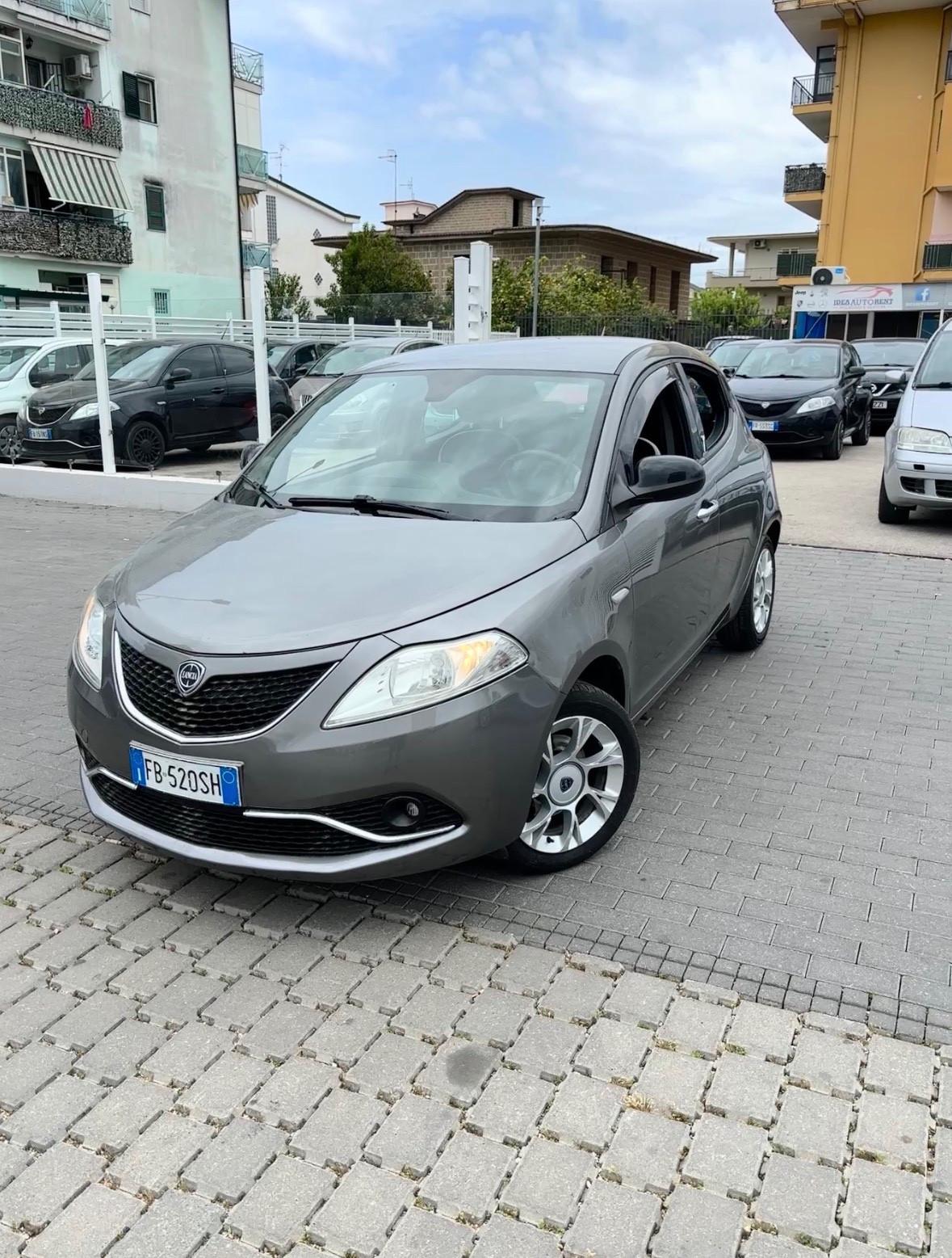 Lancia Ypsilon 1.3 MJT 16V 95 CV 5 porte S&S Silver