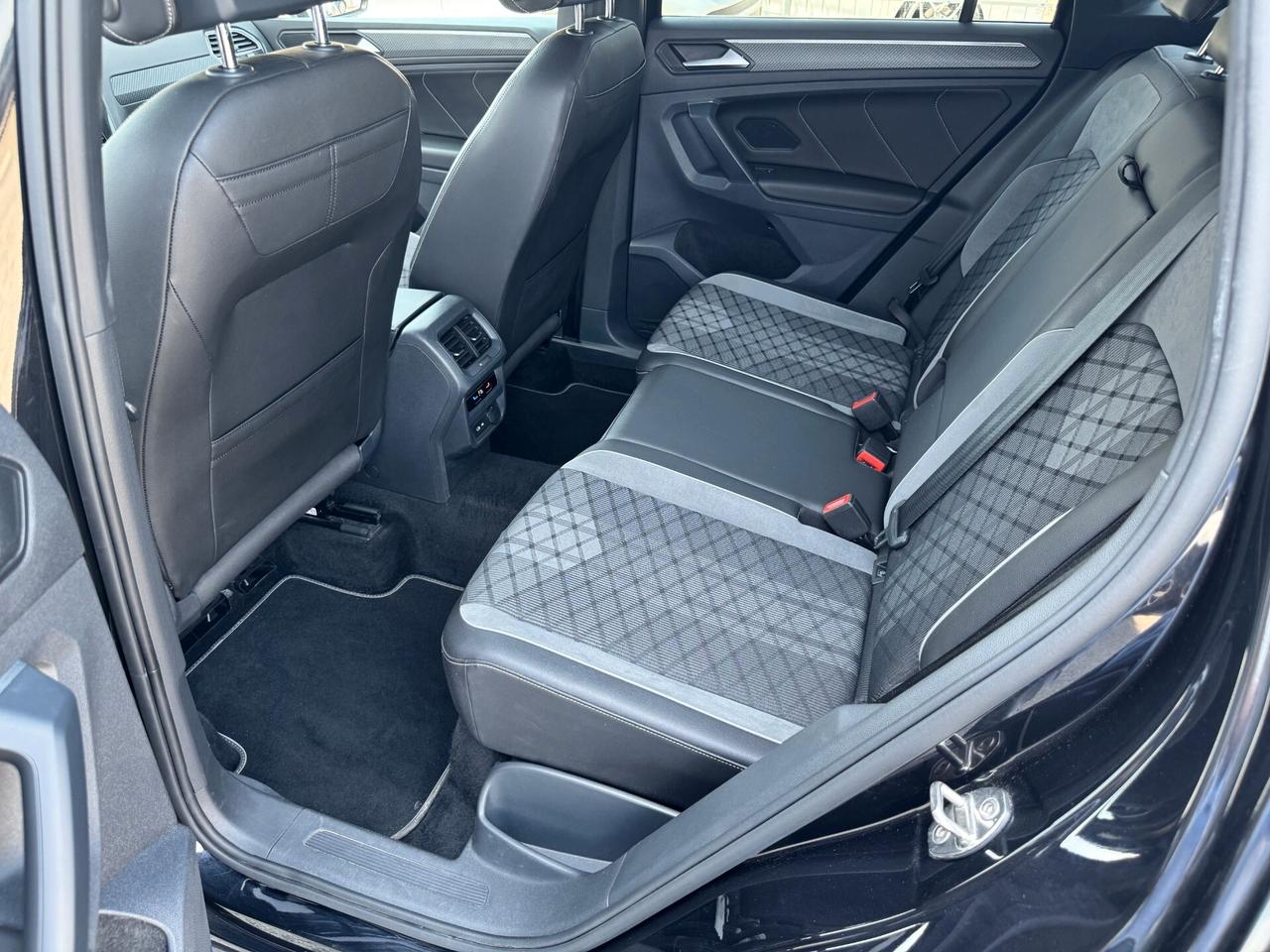 Volkswagen Tiguan 1.5 tsi R-Line 150cv dsg / NO VINCOLI /
