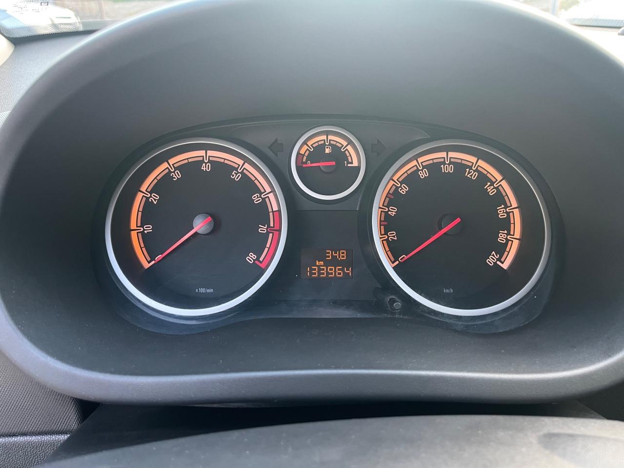 Opel corsa/1.2GPL/86CV/neopatentato/1.2GPL/Euro5B/5Porte e 5Posti/unico proprietario