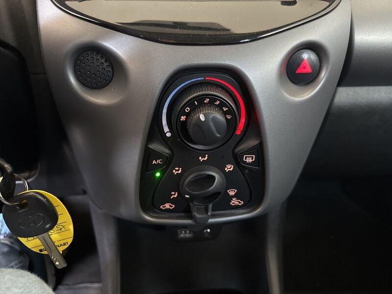 Toyota Aygo 1.0 VVT-i 69 CV 5 porte x-business