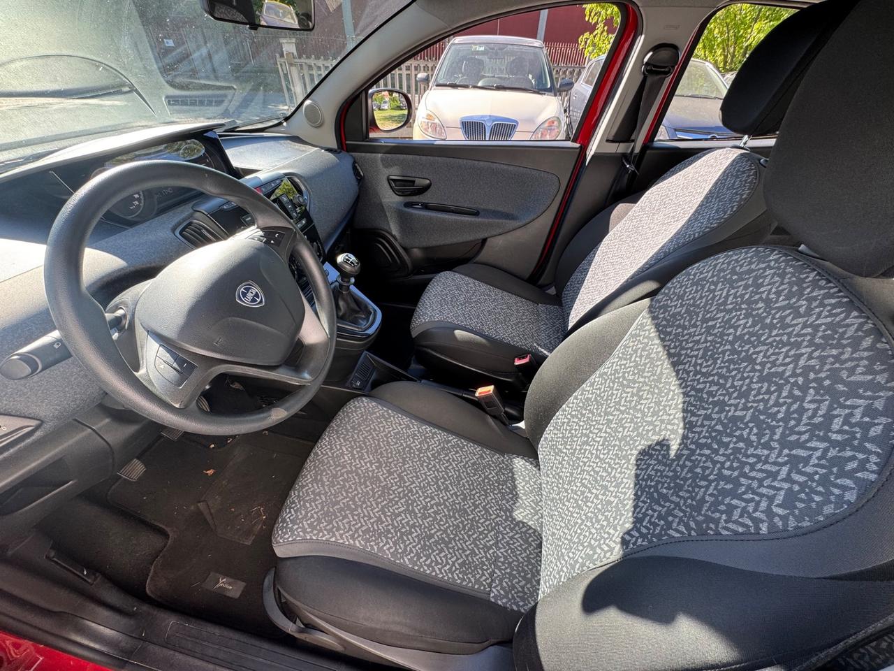 Lancia Ypsilon 1.2 69 CV 5 porte Gold