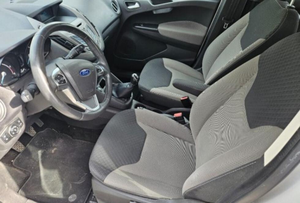 Ford Tourneo Courier 1.5 TDCI 75 CV Titanium