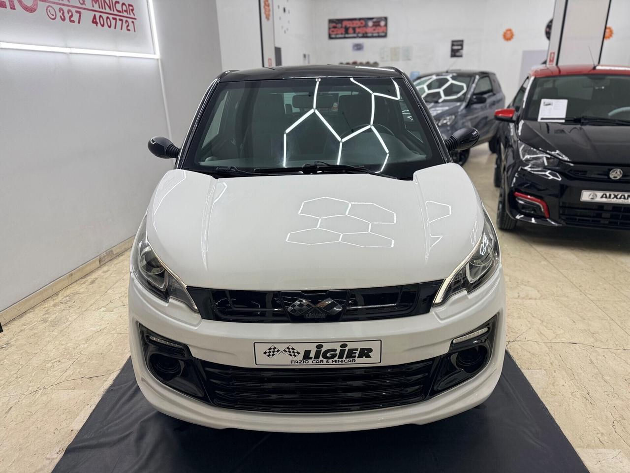 Ligier JS 50 Black & White