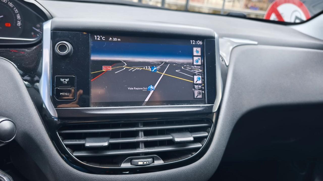 Peugeot 208 1.4 e-HDi 68 CV S&S robotizzato 3 porte Active