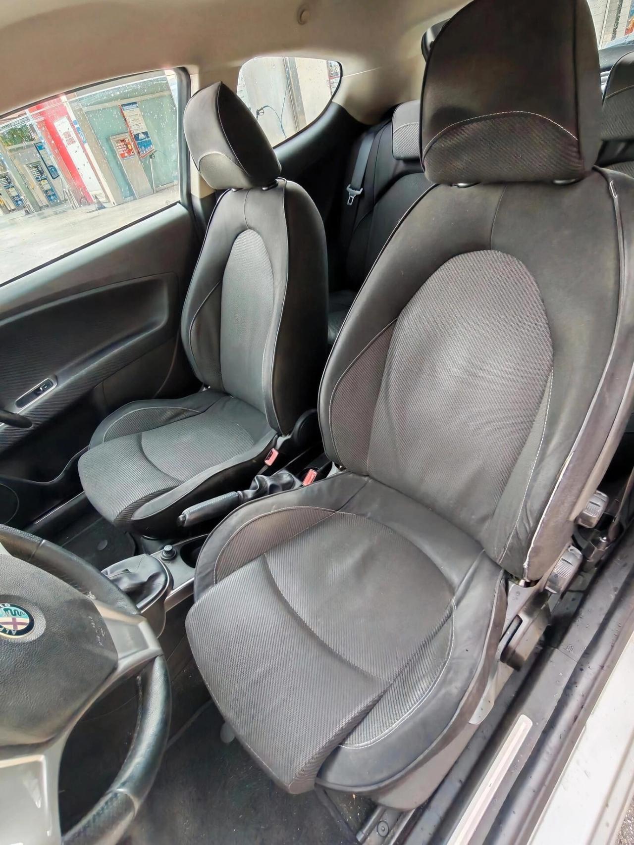 Alfa Romeo MiTo 1.6 JTDm 16V Distinctive Sport Pack