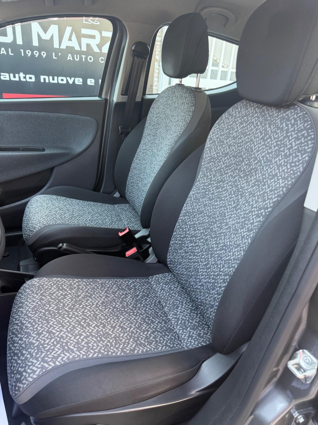 Lancia Ypsilon 1.0 FireFly 5 porte S&S Hybrid Gold Plus