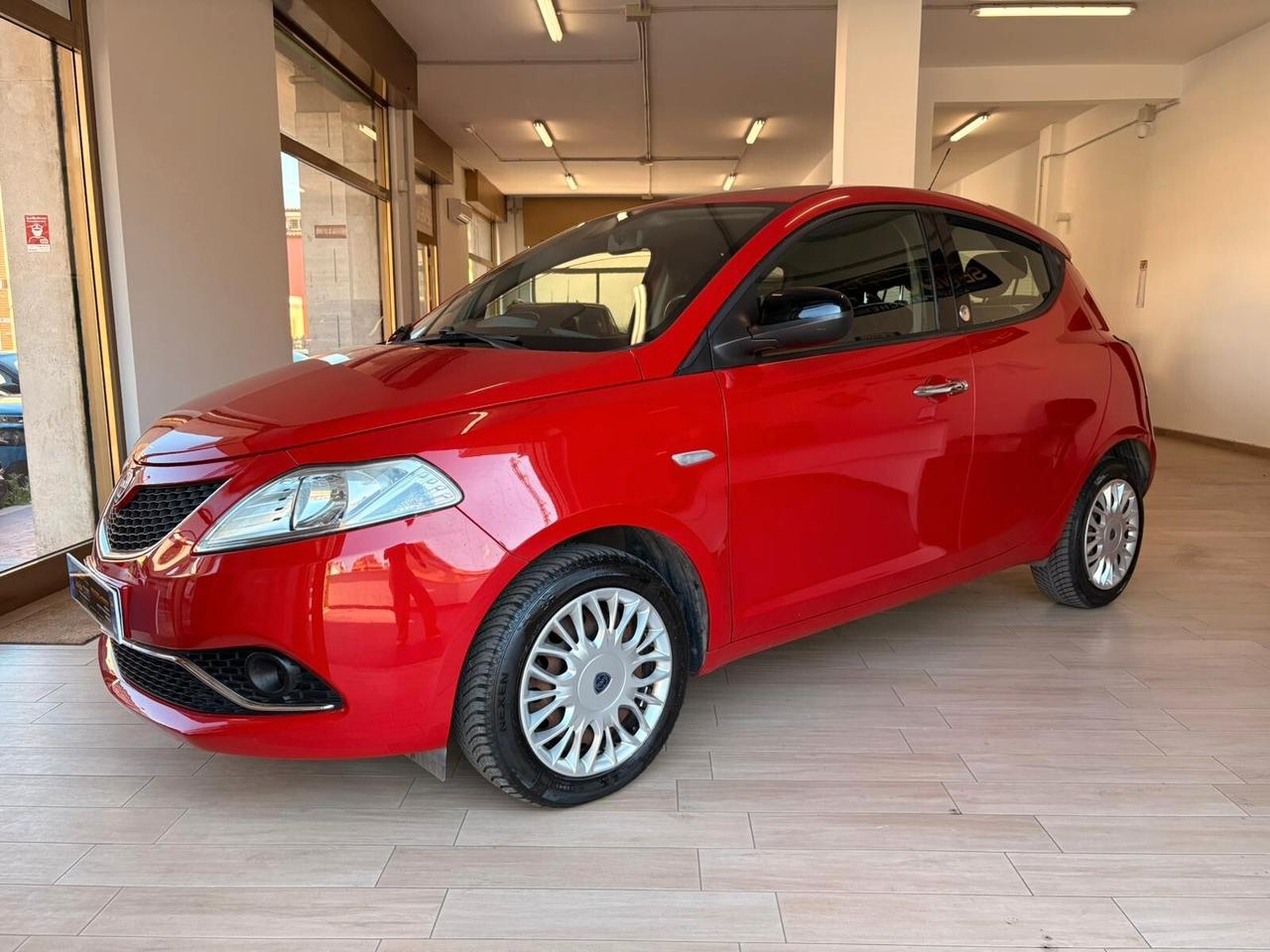 Lancia Ypsilon 1.2 69 CV 5 porte GPL Ecochic Gold