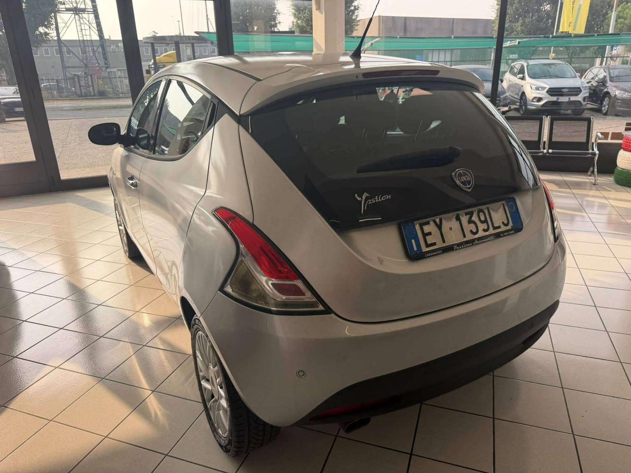 Lancia Ypsilon Ypsilon III 1.2 8v Gold c/CL 69cv E