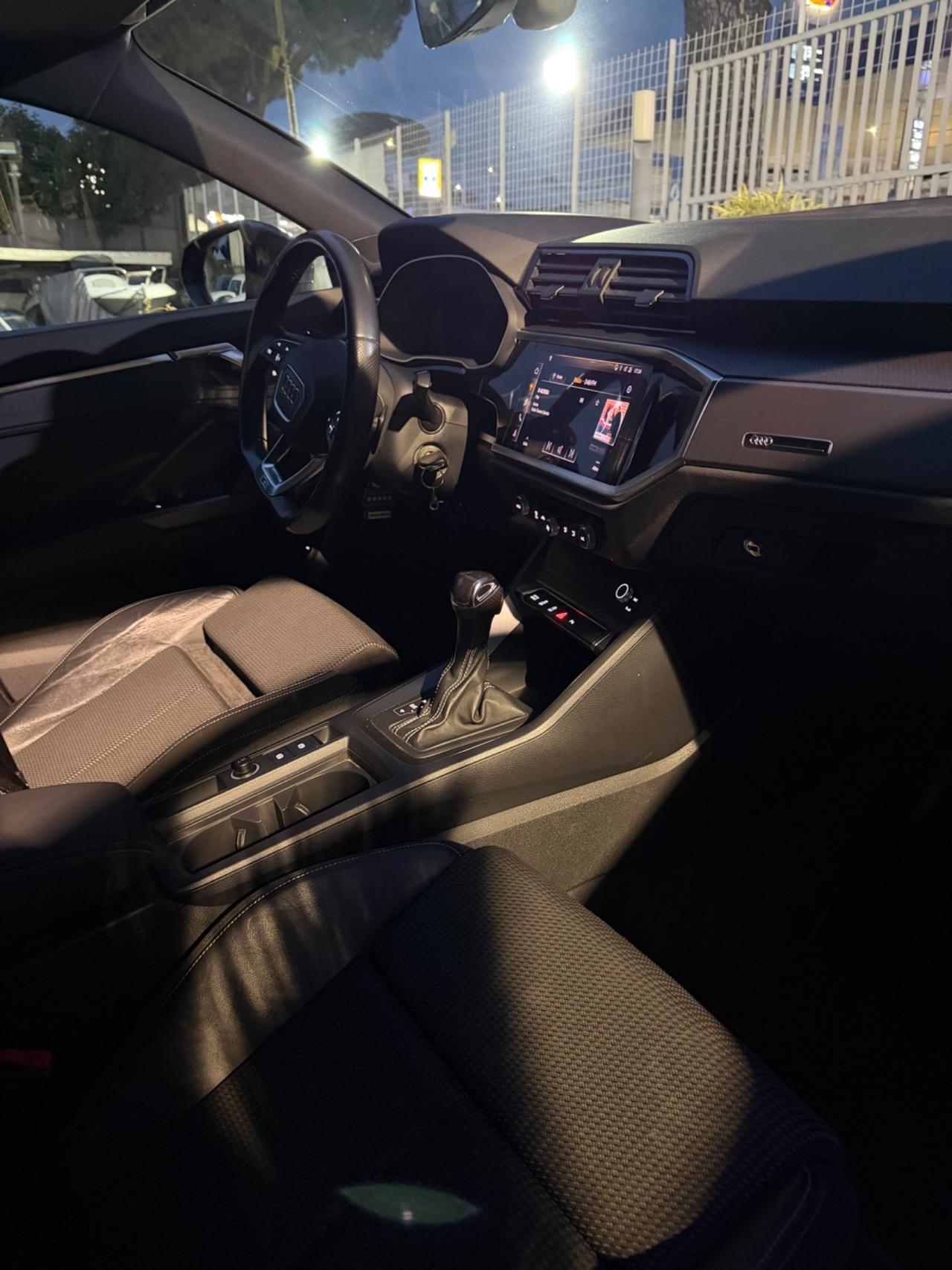 Audi Q3 2.0 TDI 150 CV S tronic line Edition