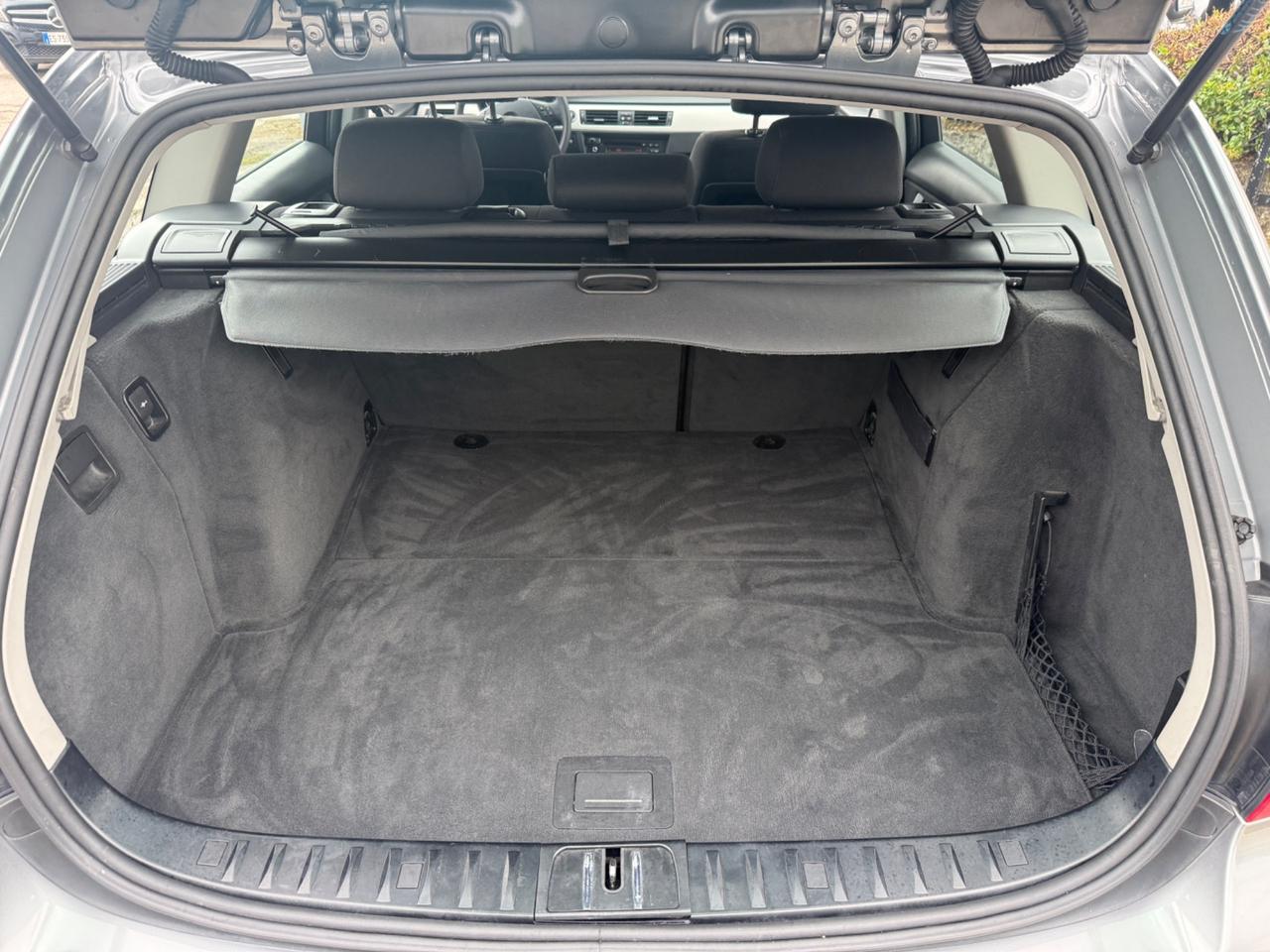Bmw 320d cat Touring autom. 2010