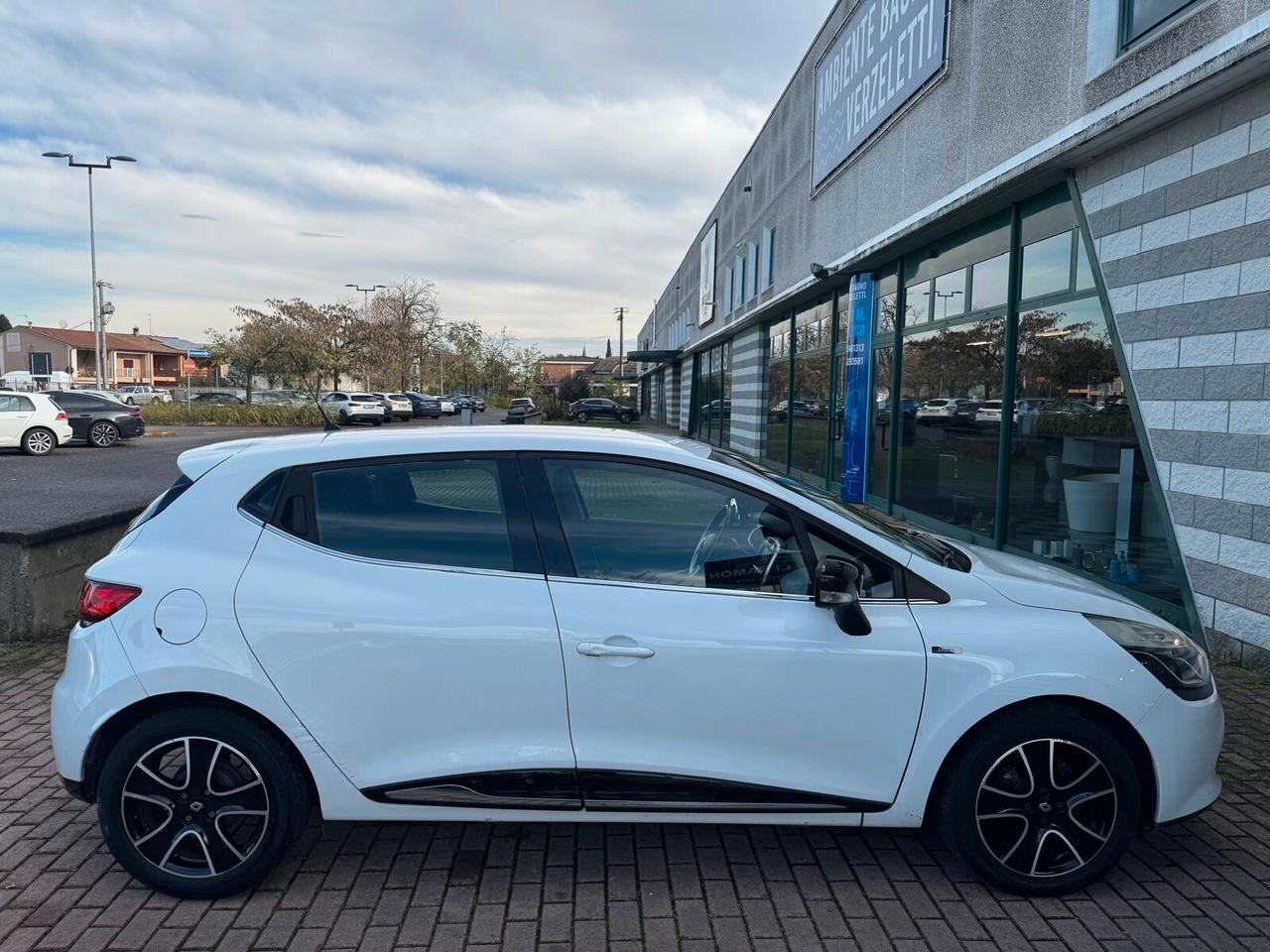 Renault Clio 1.2 75 CV 5 porte Duel