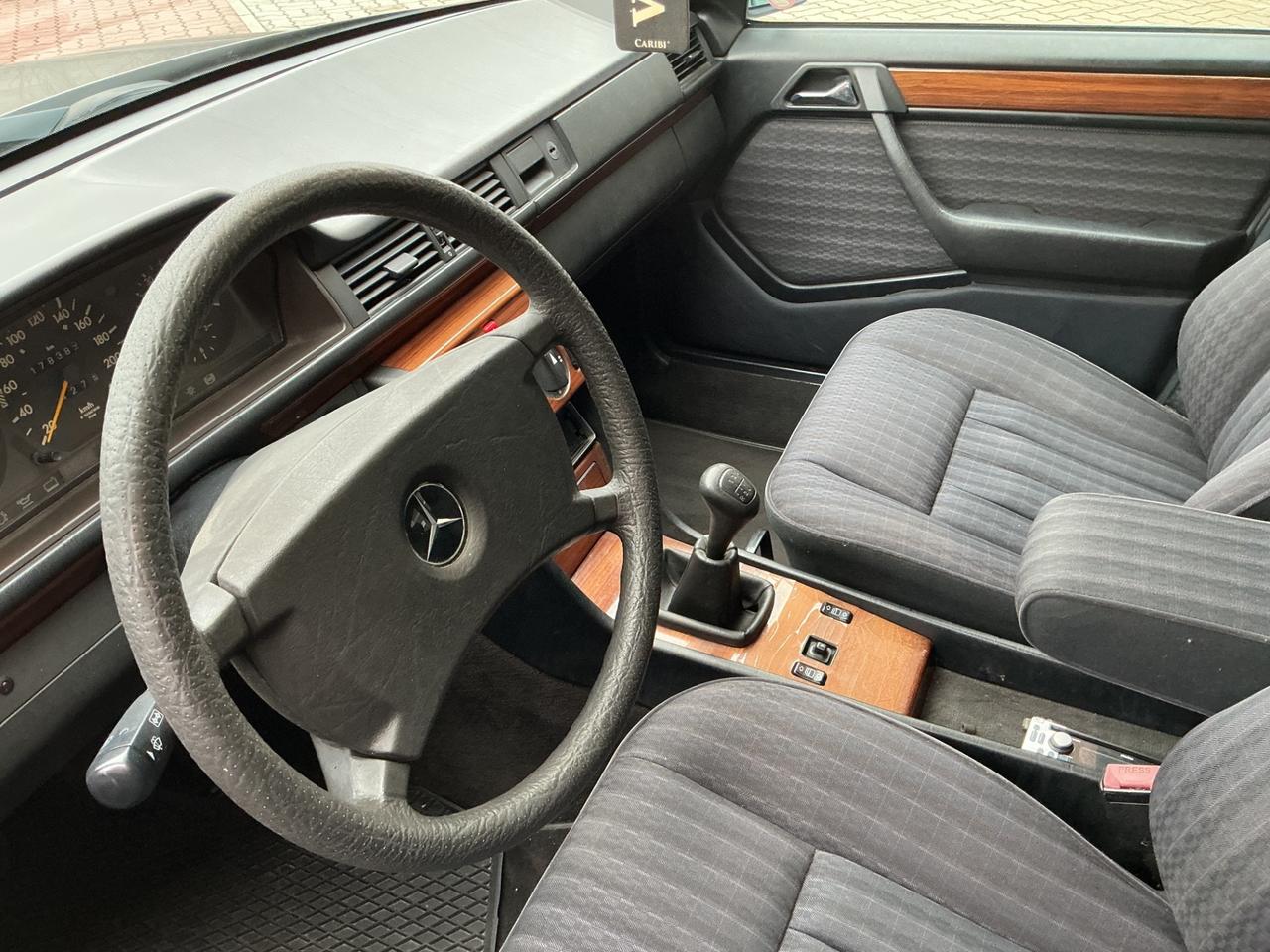 Mercedes-benz E 200 Station Wagon