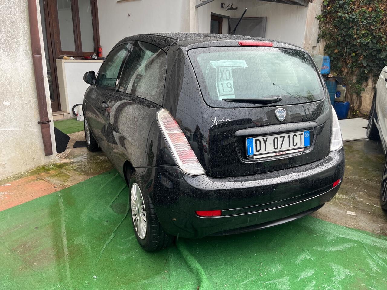 Lancia Ypsilon 1.4 Argento Ecochic GPL